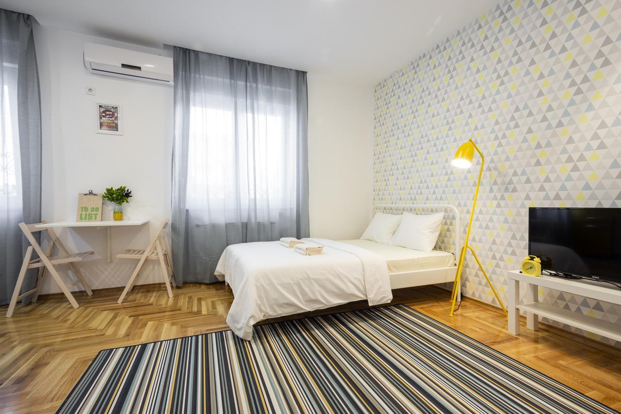 Giallo apartment - Free Private Parking Novi Sad Esterno foto