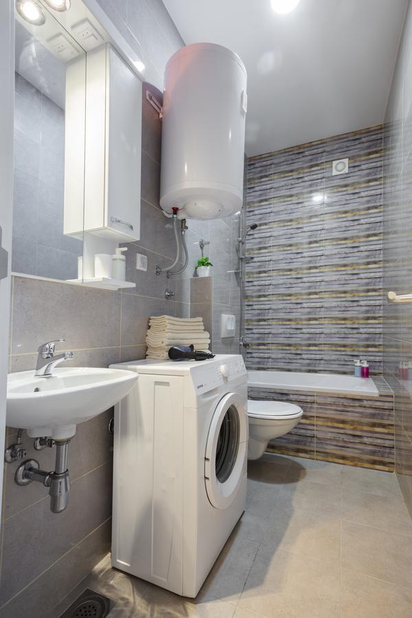 Giallo apartment - Free Private Parking Novi Sad Esterno foto